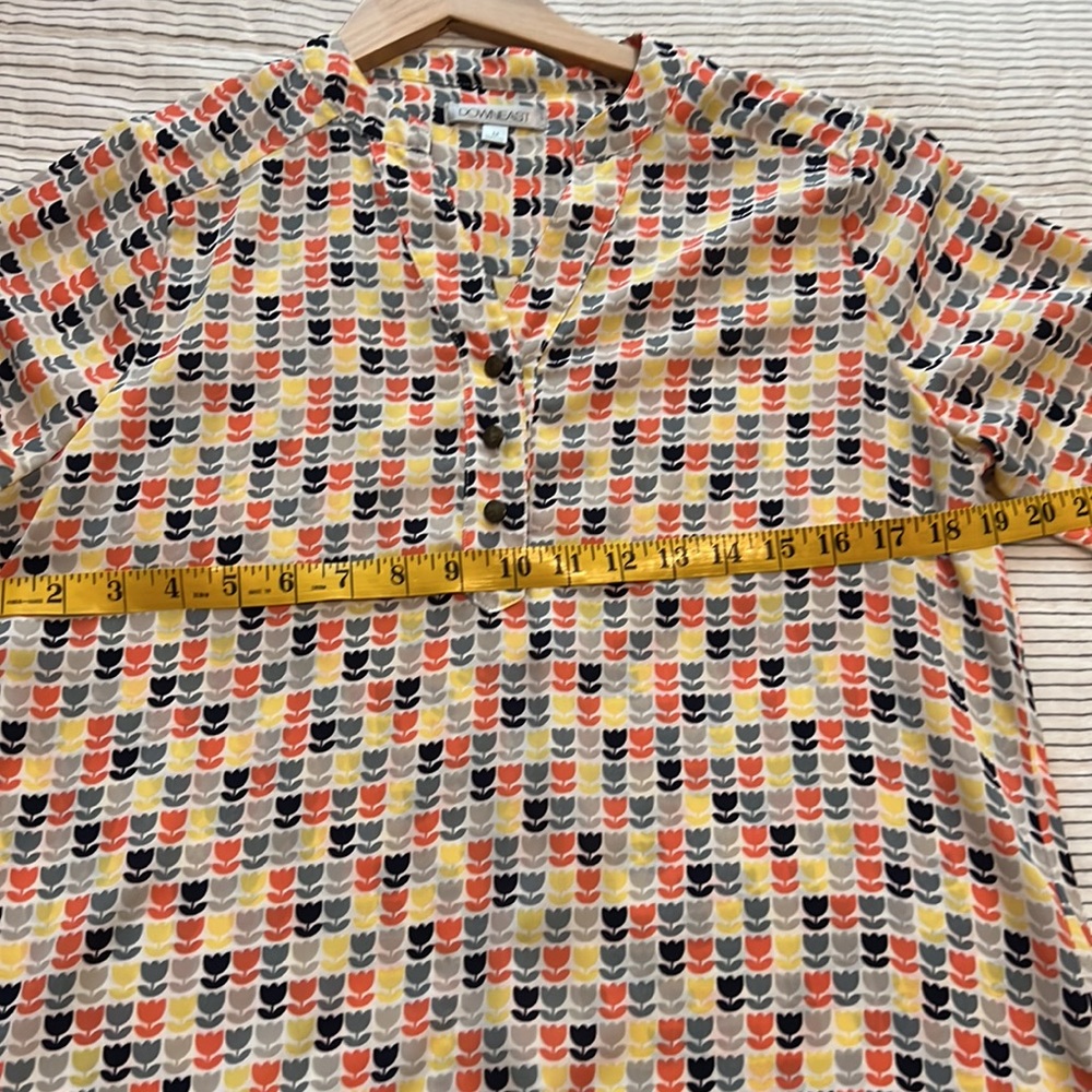 Cute 🌷🌷🌷tulip pattern blouse - - Picture 6 of 6